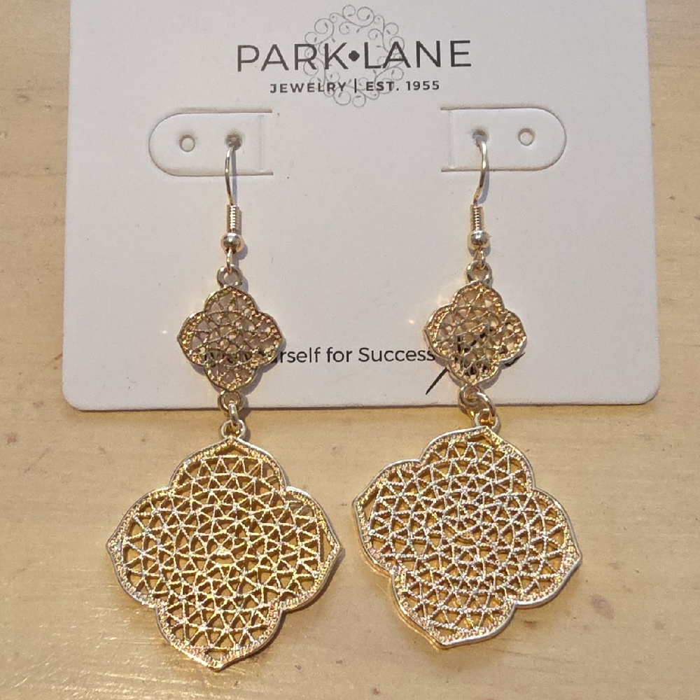 Perfect For GIFT giving 🎁Park Lane Gold Filigree Drop Earrings